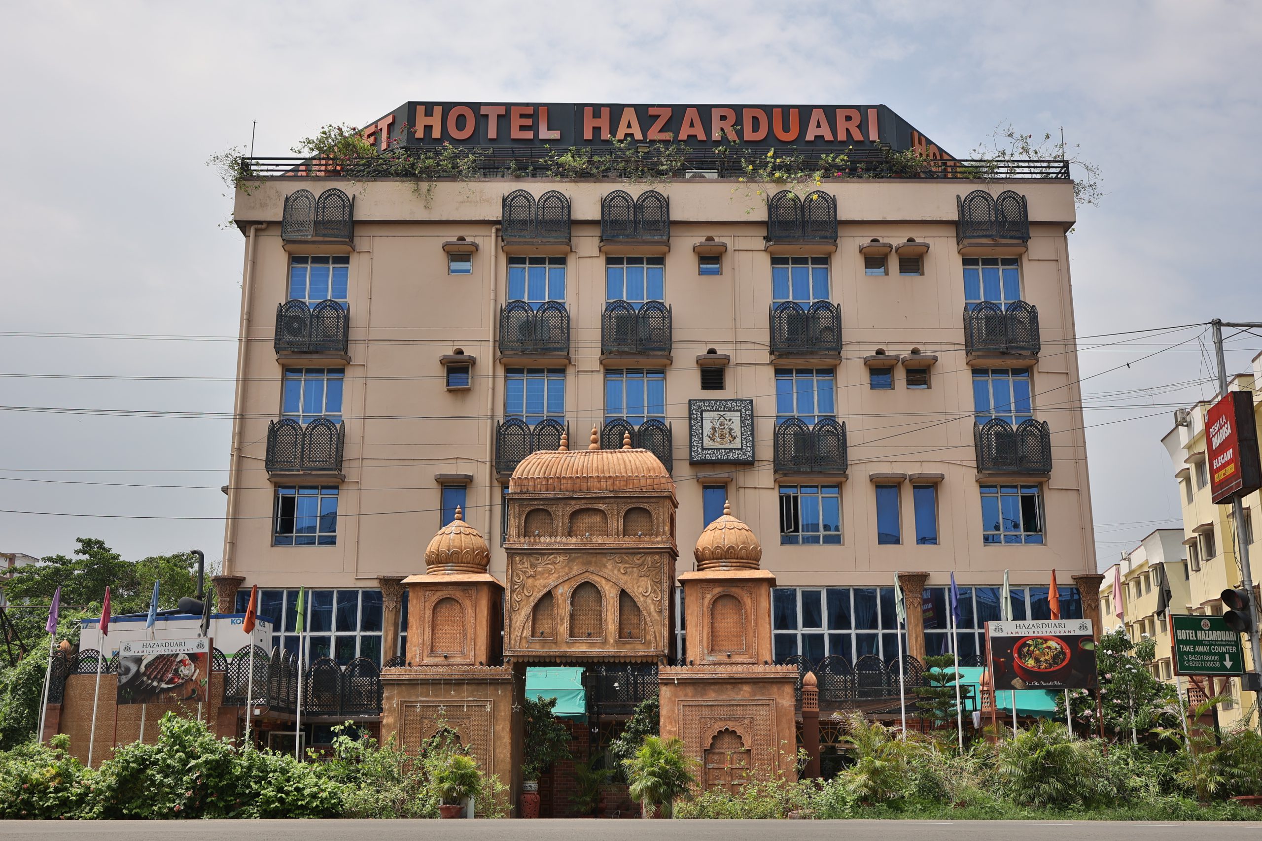 Hotel Hazarduari, Murshidabad's best luxurious hotel