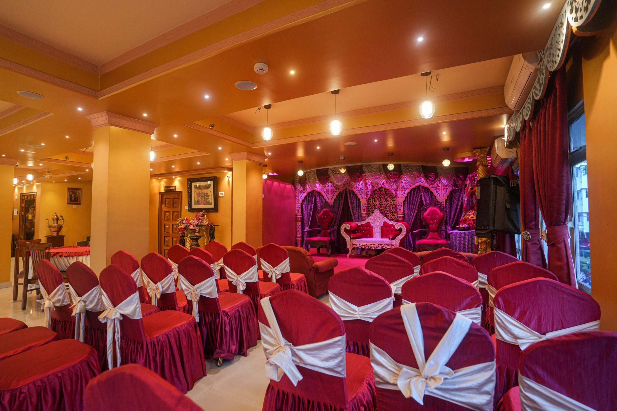 Grand wedding celebration at Hazarduari Banquet – the Best Banquet Hall in Kolkata